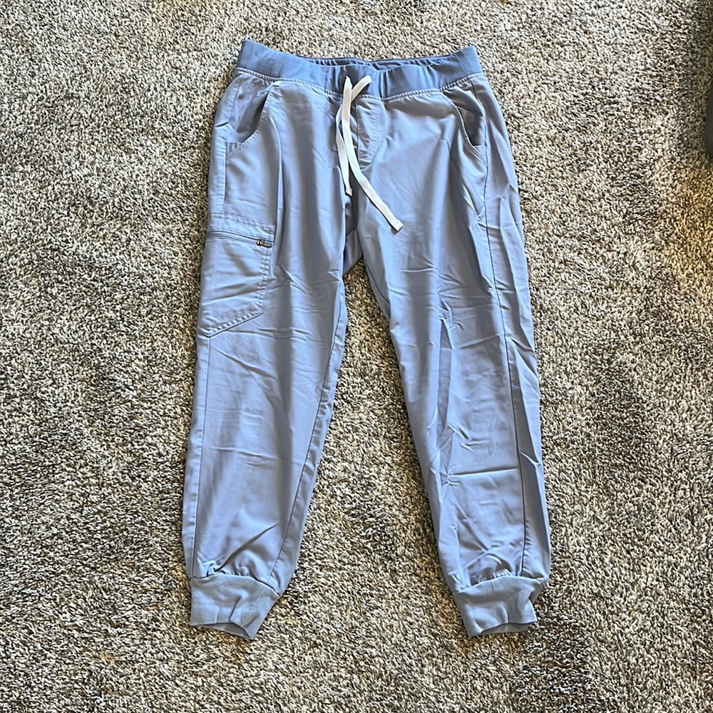 Women’s Vapor Blue Space Dye Zamora Jogger scrub pants. Size Medium Petite